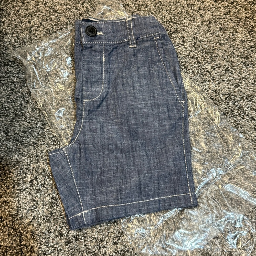 Chambray 2T shorts NWT